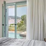 Minno Boutique & 5*