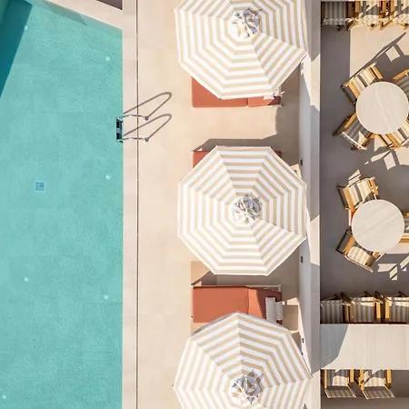 Minno Boutique & 斯科派洛斯