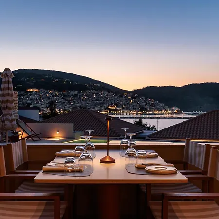 Minno Boutique & 5* Skopelos Town