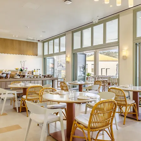 Minno Boutique & 斯科派洛斯