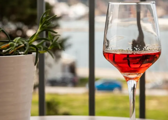 Minno Boutique & Skopelos Town