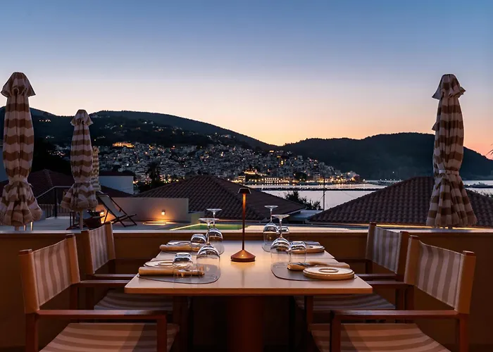 Minno Boutique & 5* Skopelos Town