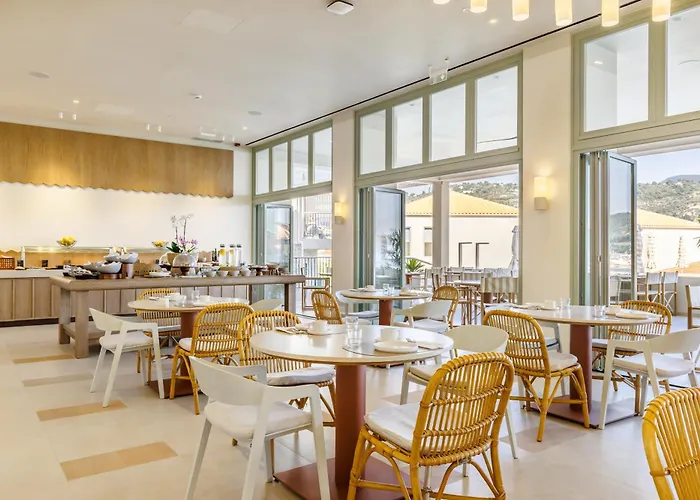 Minno Boutique & Skopelos Town