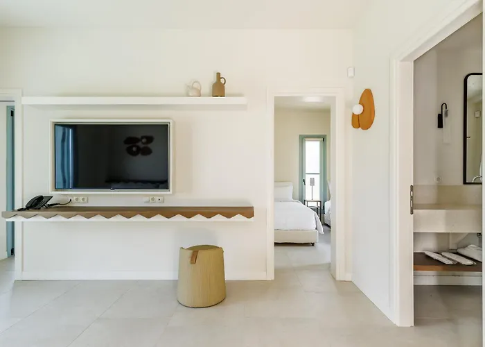 Minno Boutique & Skopelos Town