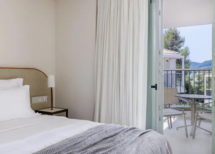 Minno Boutique & 5* Skopelos Town