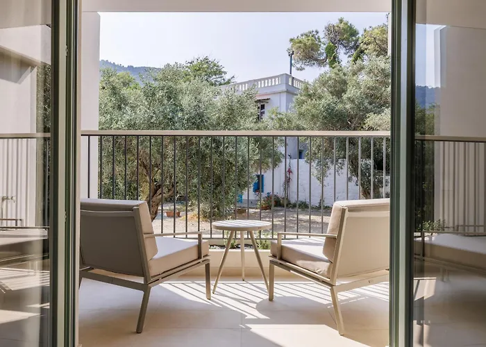 Minno Boutique & Skopelos Town